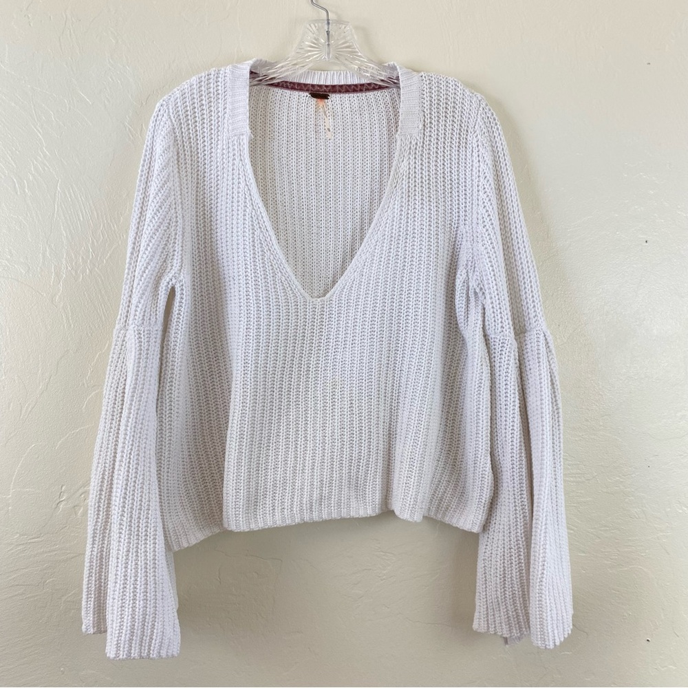 Free People Size XS White Cotton Ribbed Knit Bell Sleeve V-neck Pullover Sweater